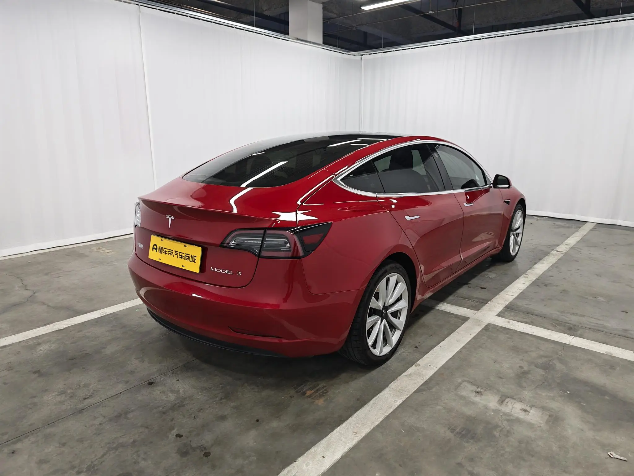 Tesla Model 3 Facelift, long battery life, rear-wheel drive version