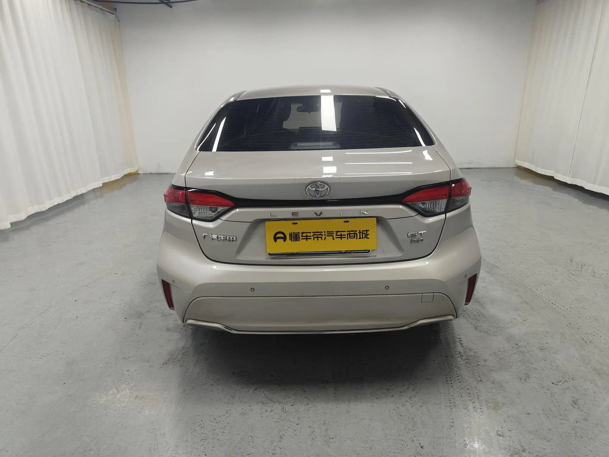 TOYOTA Ling Shang 2.0L Leading version