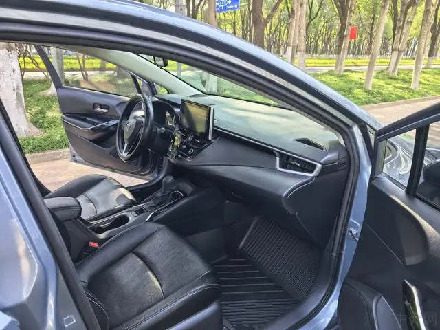 TOYOTA Corolla Dual engine 1.8L E-CVT Elite Edition
