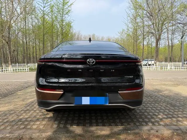 TOYOTA Crown SportCross 2.5L HEV Premium Edition