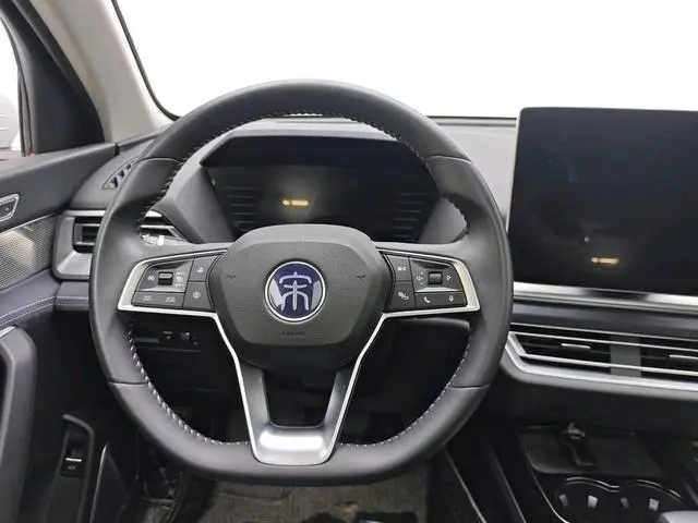 BYD Song Pro DM DM 1.5T four-wheel drive performance version flagship model