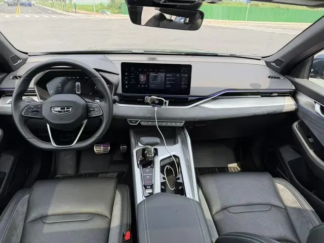 Geely Xingrui 2.0T only this cyan version