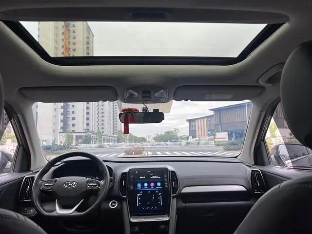 Hyundai Hyundai ix35 240T GDi DCT two-wheel drive leading version GLS