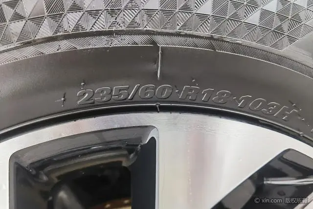 Kia Lion Platinum expands the world 1.5T two-wheel drive Premium edition