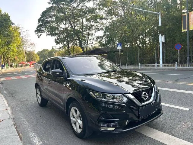 Nissan Qashqai 2.0 L XV Smart Edition