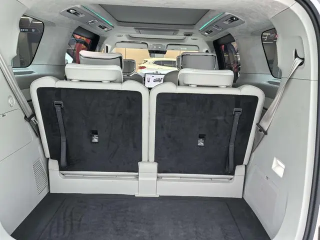 Volvo Volvo EM90 Ultra six seats