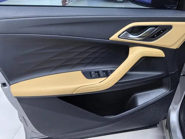 Roewe Roewe eRX5 Super Hybrid Premium Edition