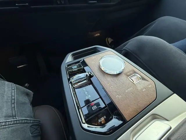 BMW BMW iX xDrive40