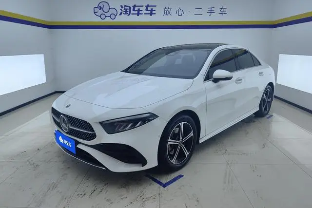 Mercedes-Benz Mercedes-Benz A-class A 200 L sports sedan fashion Version