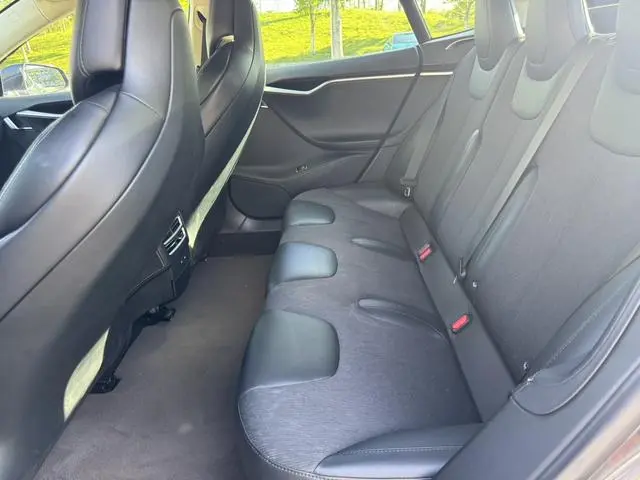 Tesla Model S 75
