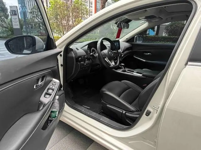 Nissan Xuan Yi 1.6L XL CVT Enjoy Edition
