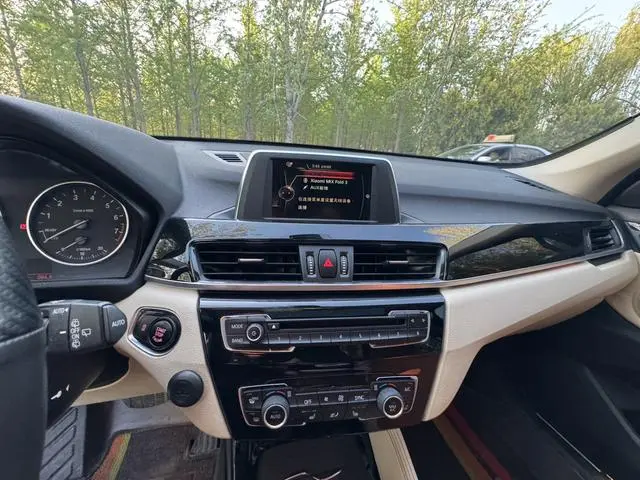 BMW BMW X1 sDrive20Li Luxury