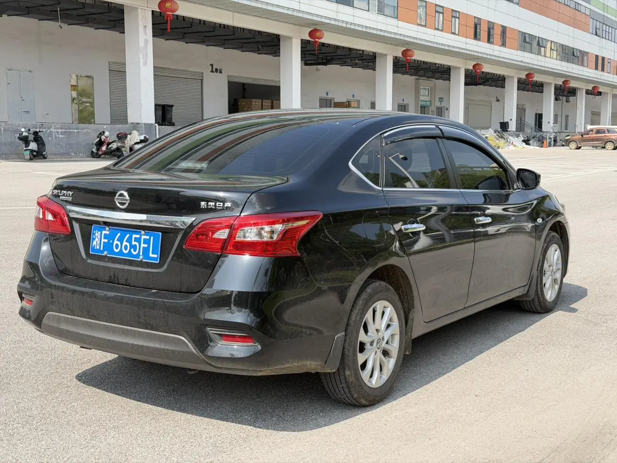 Nissan Xuan Yi Classic 1.6 XE CVT Comfort Edition
