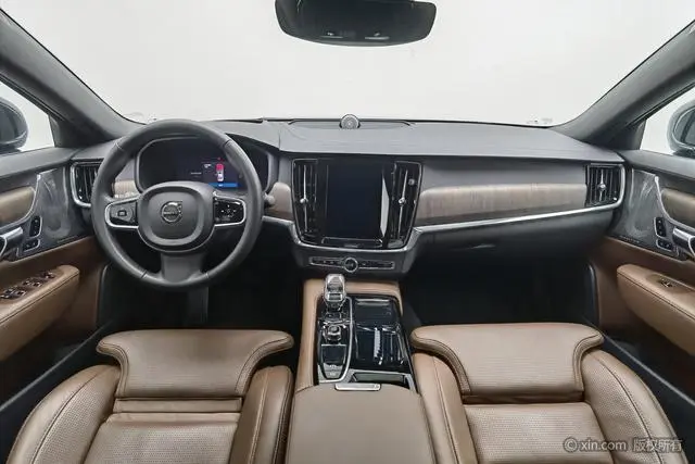 Volvo Volvo S90 PHEV T8 four-wheel drive long battery life Zhiya Deluxe Edition