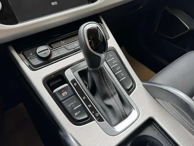 Geely Boyue 1.8TD automatic two-wheel drive intelligent 4G connected version