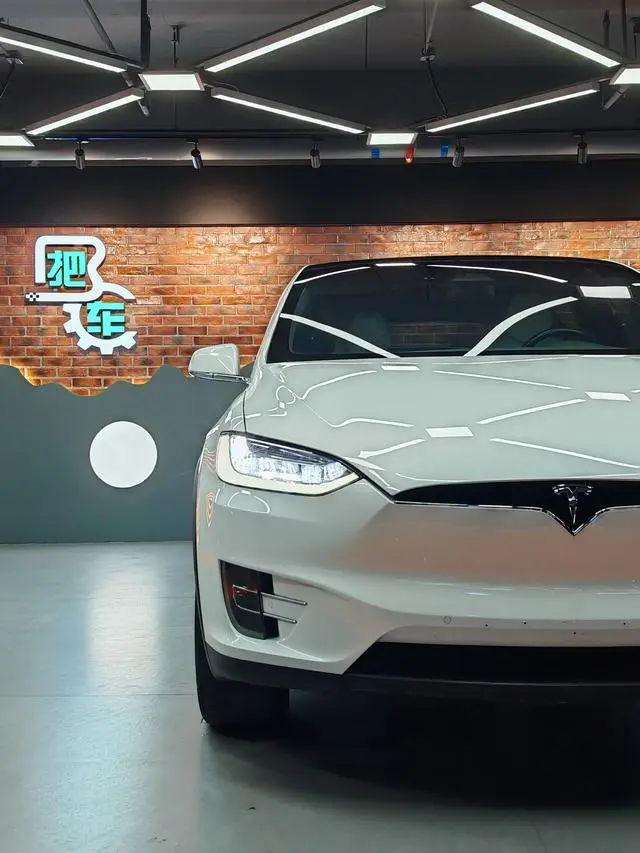 Tesla Model X 75D