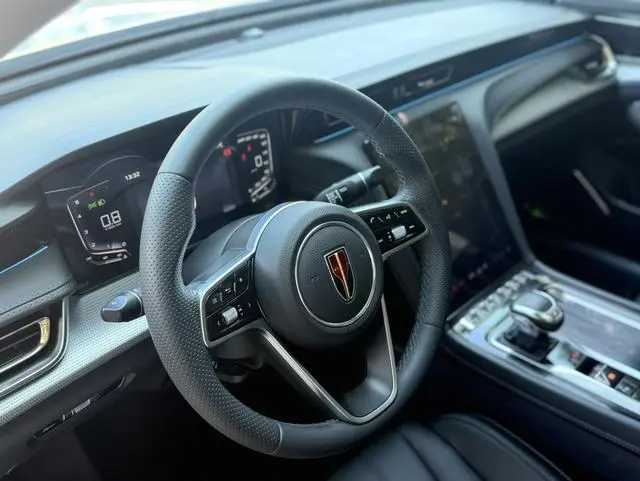 Hongqi Hongqi H5 1.5T DCT Zhilian Flag Rhyme Version
