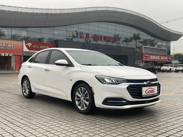 Chevrolet Cruze 320 automatic Enjoy Skylight version