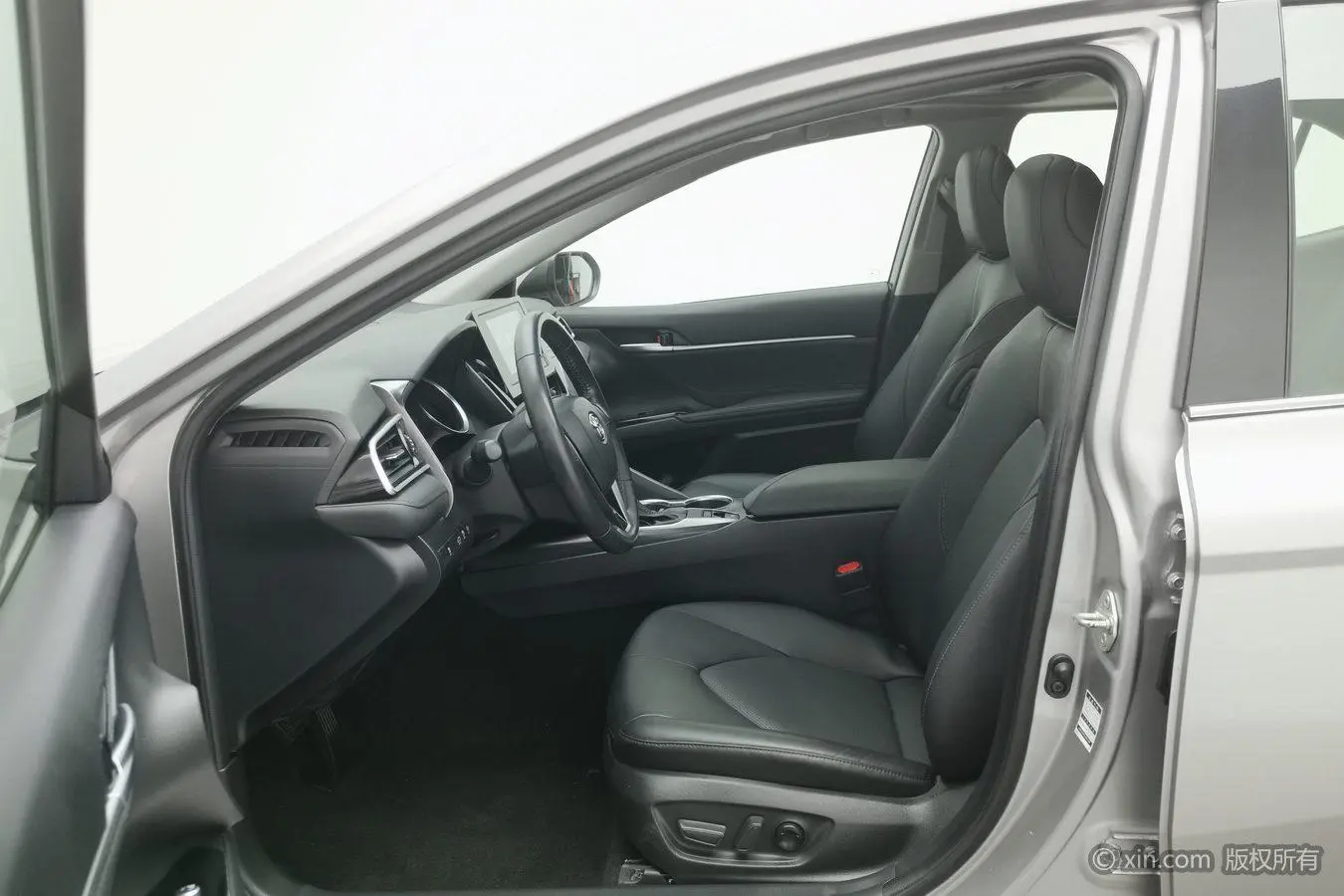 TOYOTA Camry 2.0GVP Leading Edition