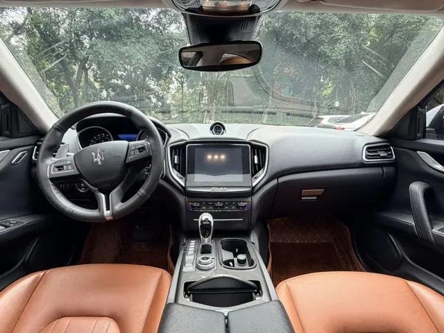 Maserati Ghibli 3.0T Standard Edition
