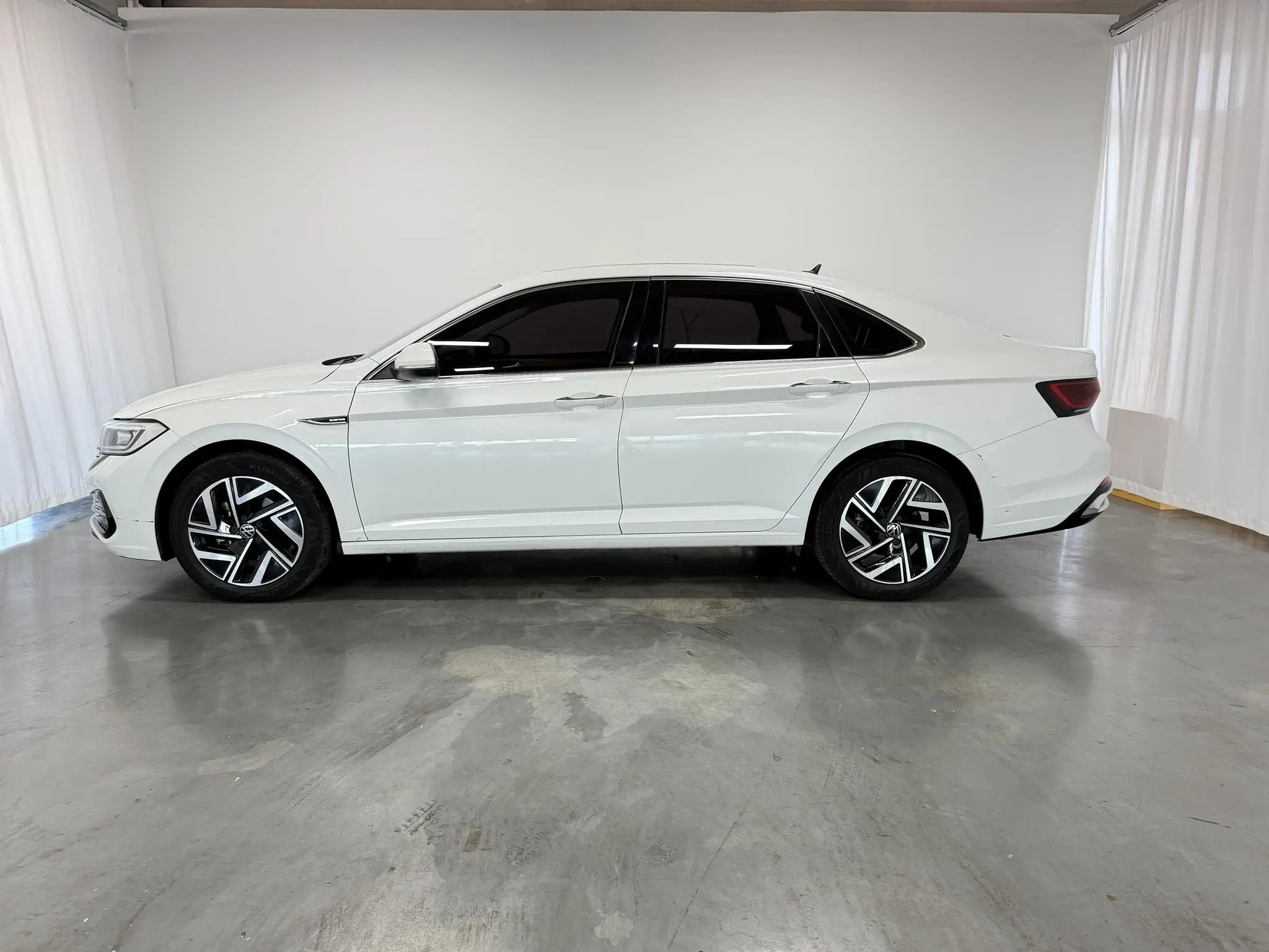 Volkswagen Sagitar 300TSI DSG Beyond Edition