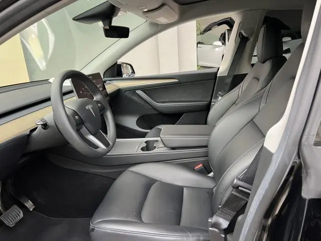 Tesla Model Y Long battery life all-wheel drive version