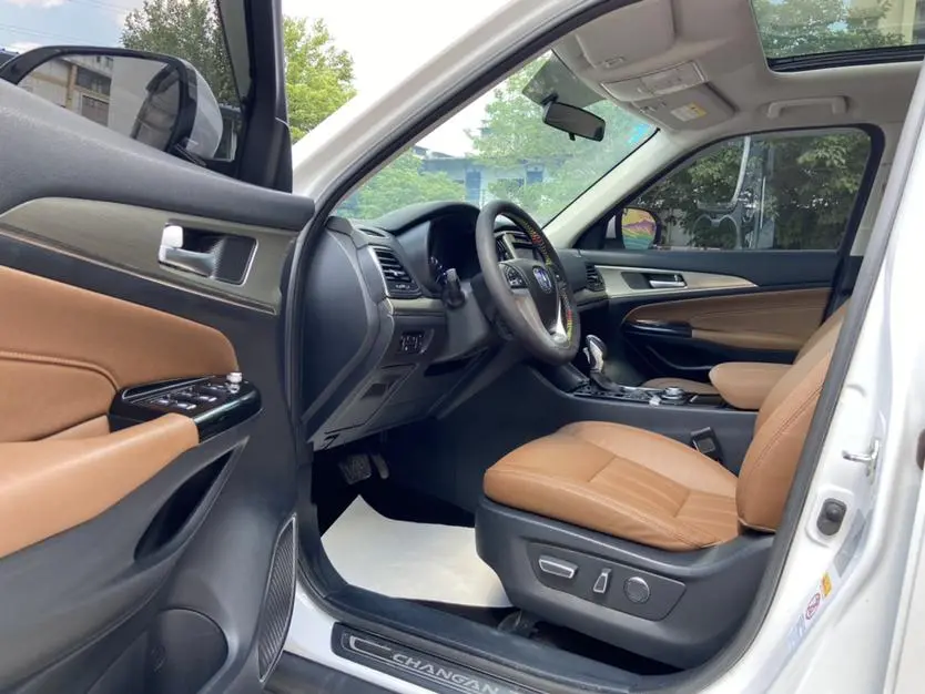 Changan Changan CS95 2.0T two-wheel drive Zhiyuan version