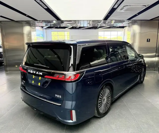 VOYAH Lantu Dreamer PHEV Four-wheel drive flagship Kunpeng Edition