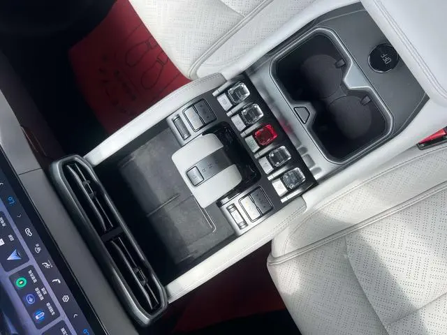 FANG CHENG BAO Titanium 3 501KM four-wheel drive Ultra version