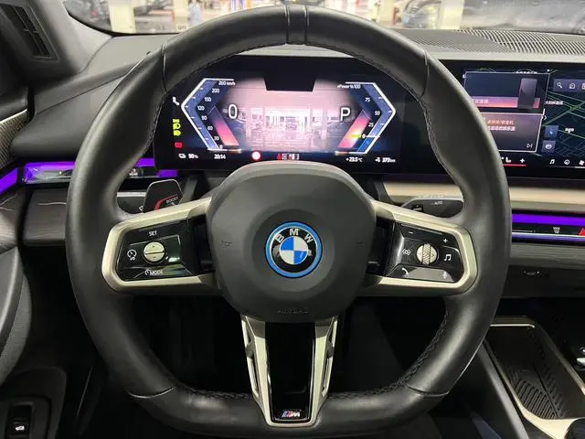 BMW BMW i5 eDrive35L Exclusive M Sports Suit