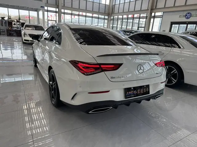 Mercedes-Benz Mercedes-Benz CLA CLA 200 4MATIC four-door coupe