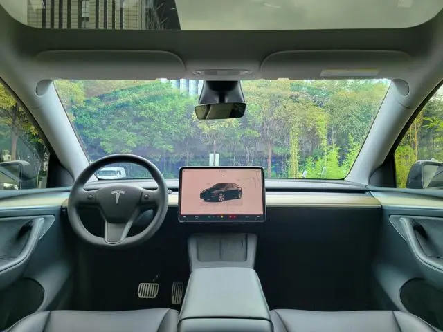 Tesla Model Y Facelifted rear-wheel drive version