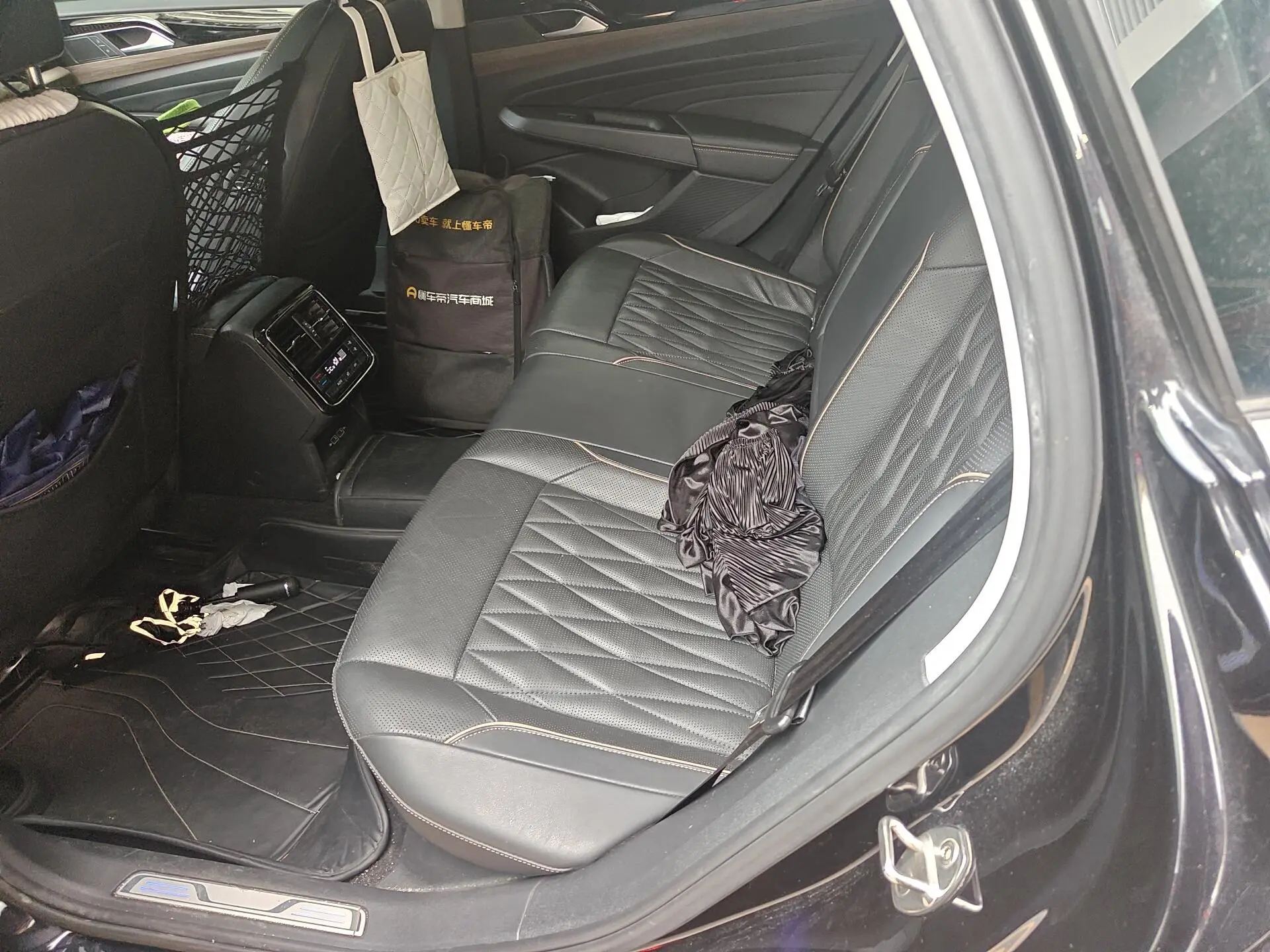 Volkswagen Passat PHEV 430PHEV Hybrid Deluxe Edition