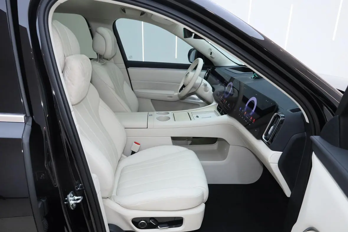 AITO Ask the world M8 Extended range Max five-seater version