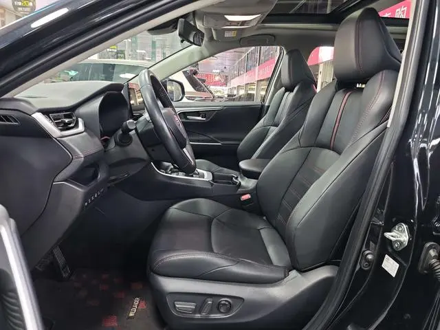 TOYOTA Weilanda PHEV 2.5L four-wheel drive engine version