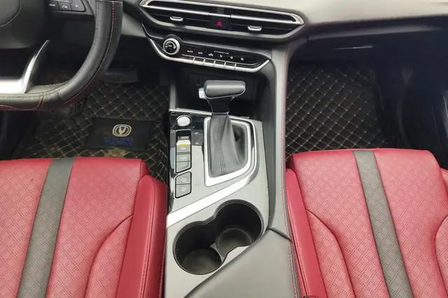 Changan Yidong PLUS Blue Whale NE 1.4T GDI DCT Flagship