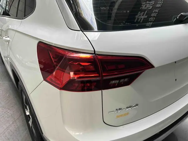 Volkswagen Tanyue 330TSI two-wheel drive luxury country VI