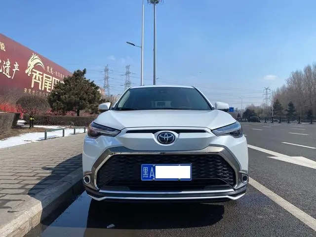 TOYOTA Fenglanda 2.0L CVT Deluxe PLUS Edition