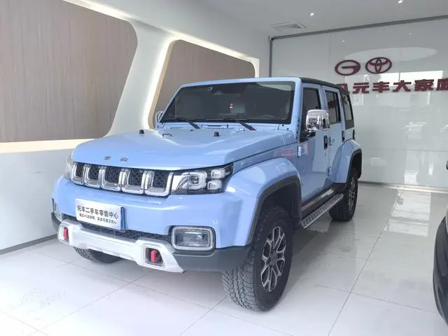 Beijing Beijing off-road BJ40 2.0T automatic four-wheel drive City Hunter edition knight type