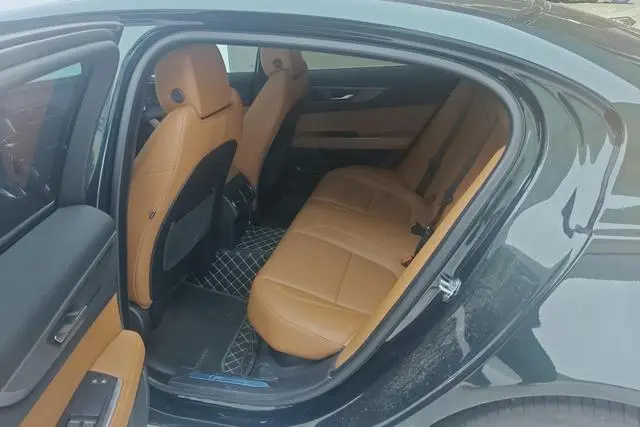 Jaguar Jaguar XEL 2.0T 250PS R-DYNAMIC S Enterprising Sports Edition