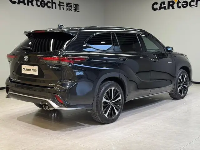 TOYOTA Crown Lufang Smart electric hybrid dual engine 2.5L E-CVT four-wheel drive Premium Edition