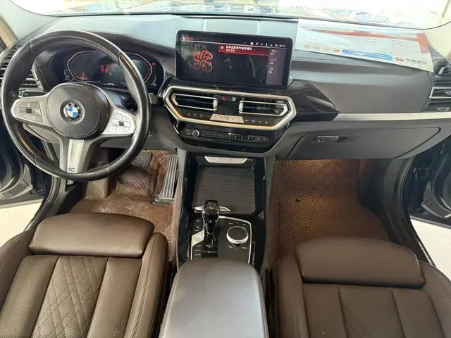 BMW BMW X3 Facelift xDrive25i M sports suit