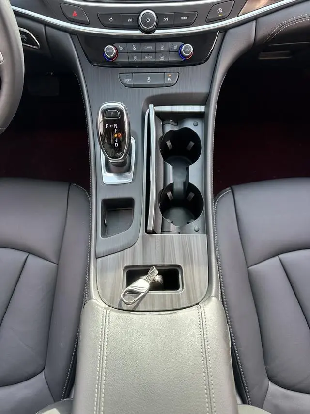 Buick Lacrosse 652T luxury