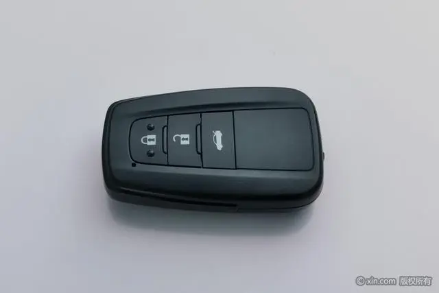 TOYOTA Asian lion 2.0L Premium Edition