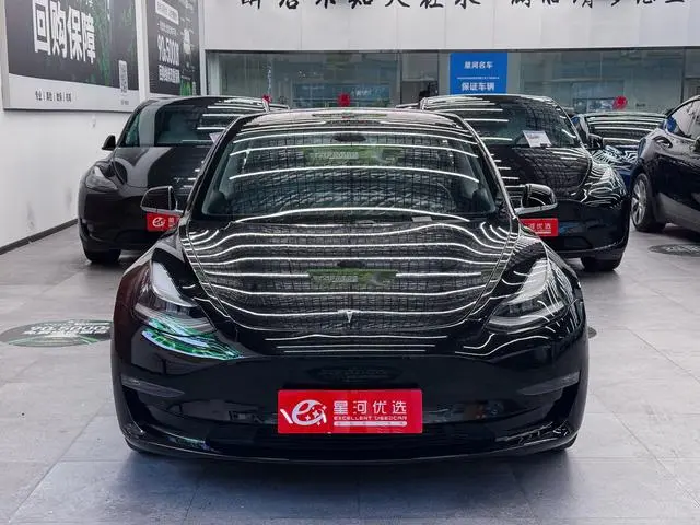 Tesla Model 3 Facelift, long battery life, rear-wheel drive version