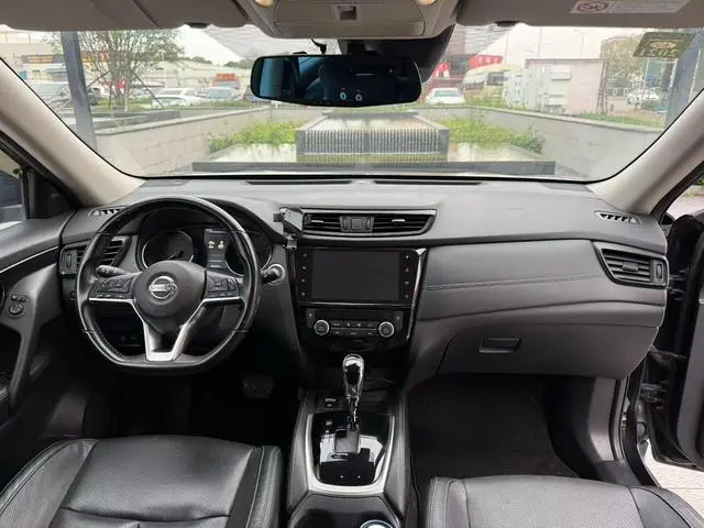 Nissan Qijun 2.0L CVT Zhilian Comfort Edition 2WD