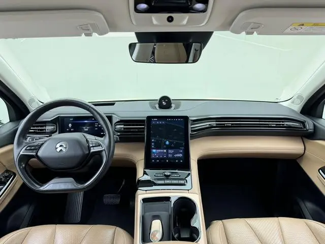 NIO NIO ES8 Founding Edition