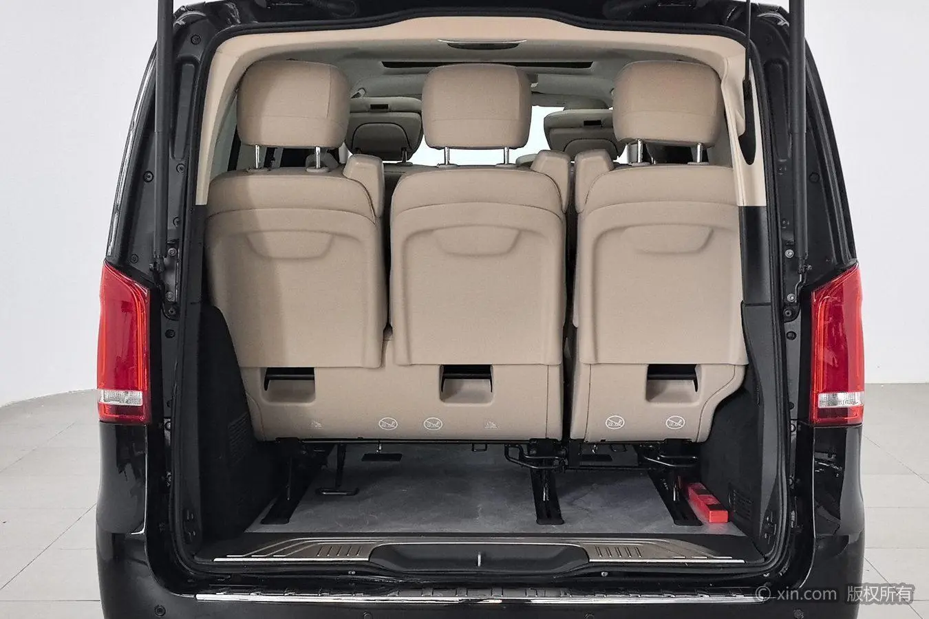 Mercedes-Benz Mercedes-Benz V-class V 260 L Long wheelbase Deluxe Edition