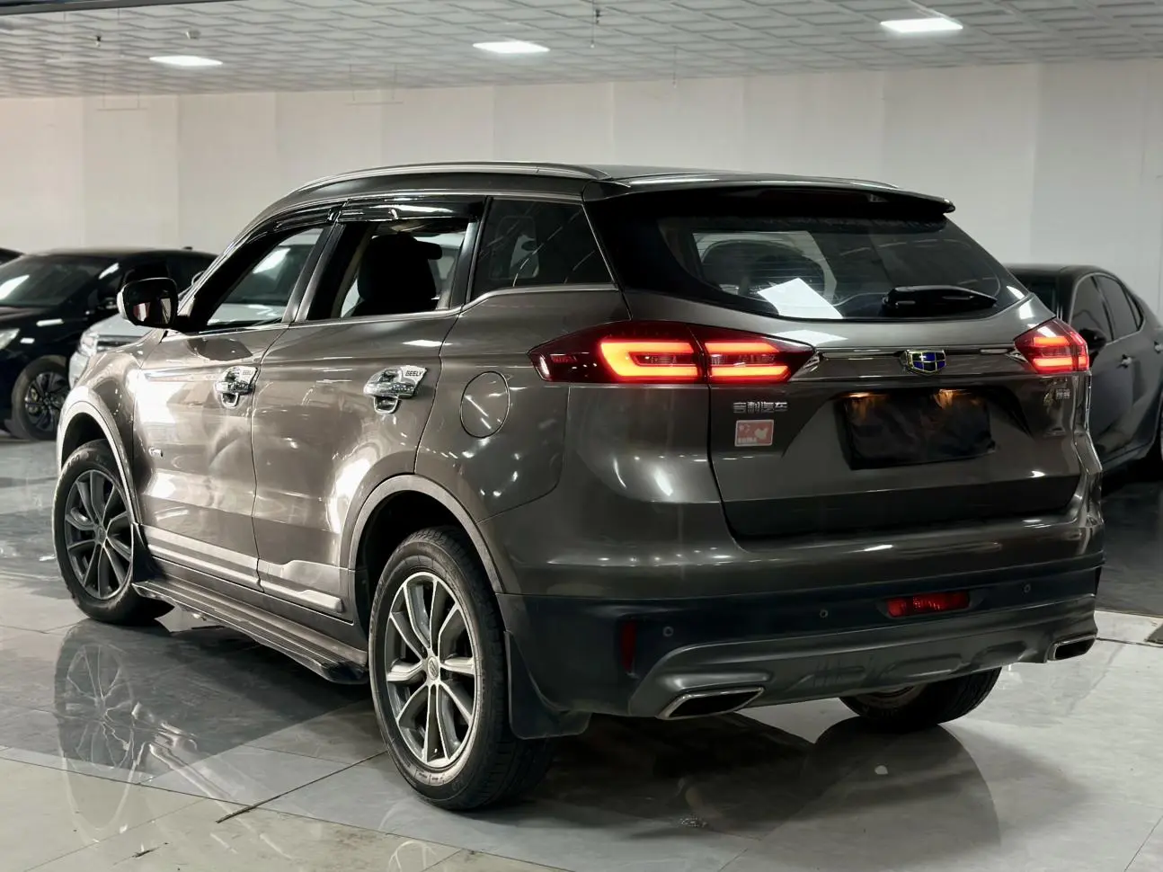 Geely Boyue 1.8TD automatic two-wheel drive Zhizun type 4G connected version