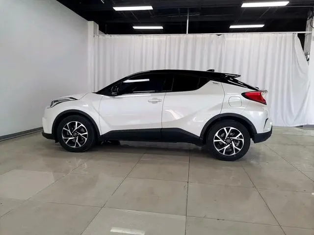 TOYOTA Toyota C-HR 2.0L leading skylight version country VI